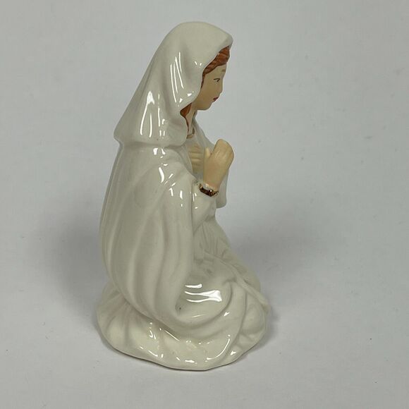 Home for the Holidays Porcelain Nativity Replacement Figure Mary? 4 1/4" high - Picture 4 of 6